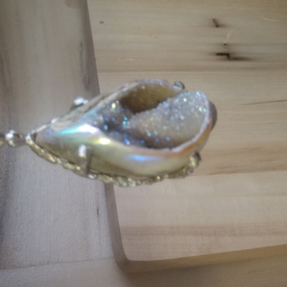 Sea Shell Pendant - Picture 5 of 10